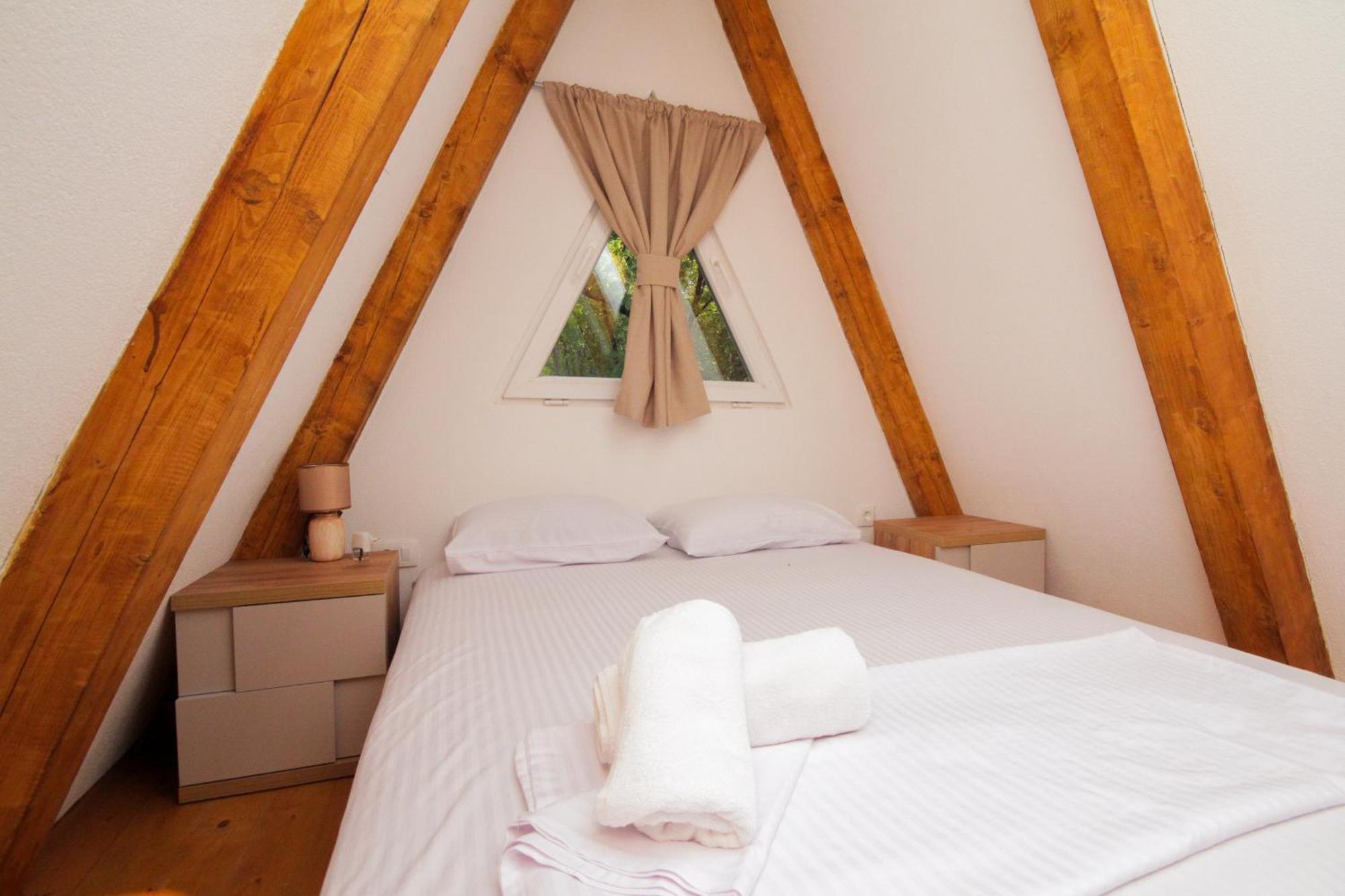 Vukova Dolina Apartments ツェティニェ エクステリア 写真