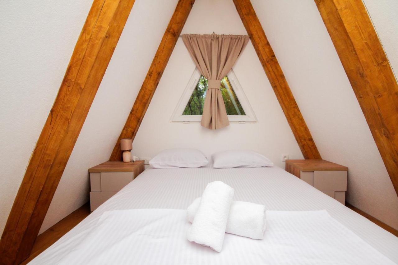 Vukova Dolina Apartments ツェティニェ エクステリア 写真