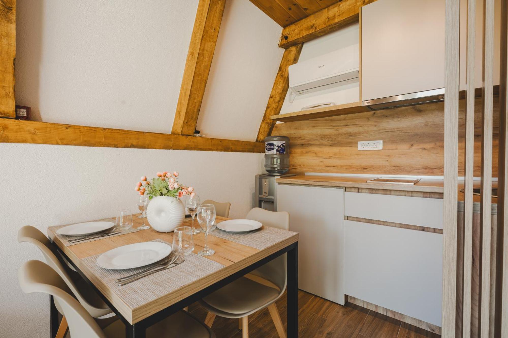 Vukova Dolina Apartments ツェティニェ エクステリア 写真